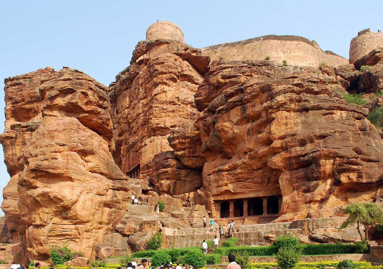 Agastya Villa By Veo - Part Of Stayvista Badami Exterior photo